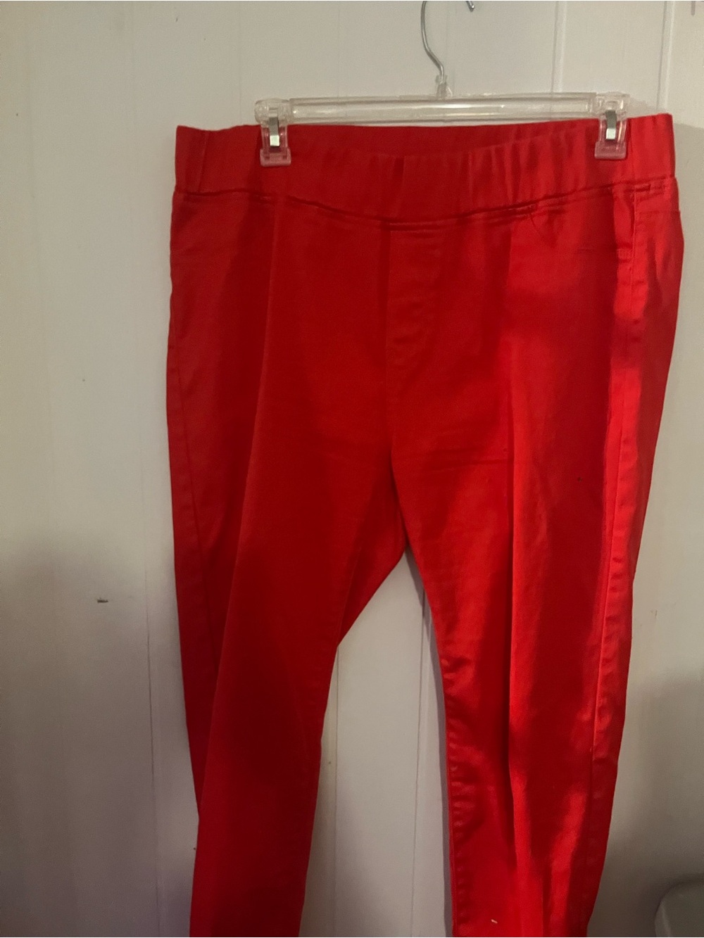 Bright Red Women's Cropped Ponte Pants - Sleek Pull-On Style